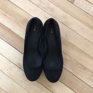 Black Suede Round Toed Wedges